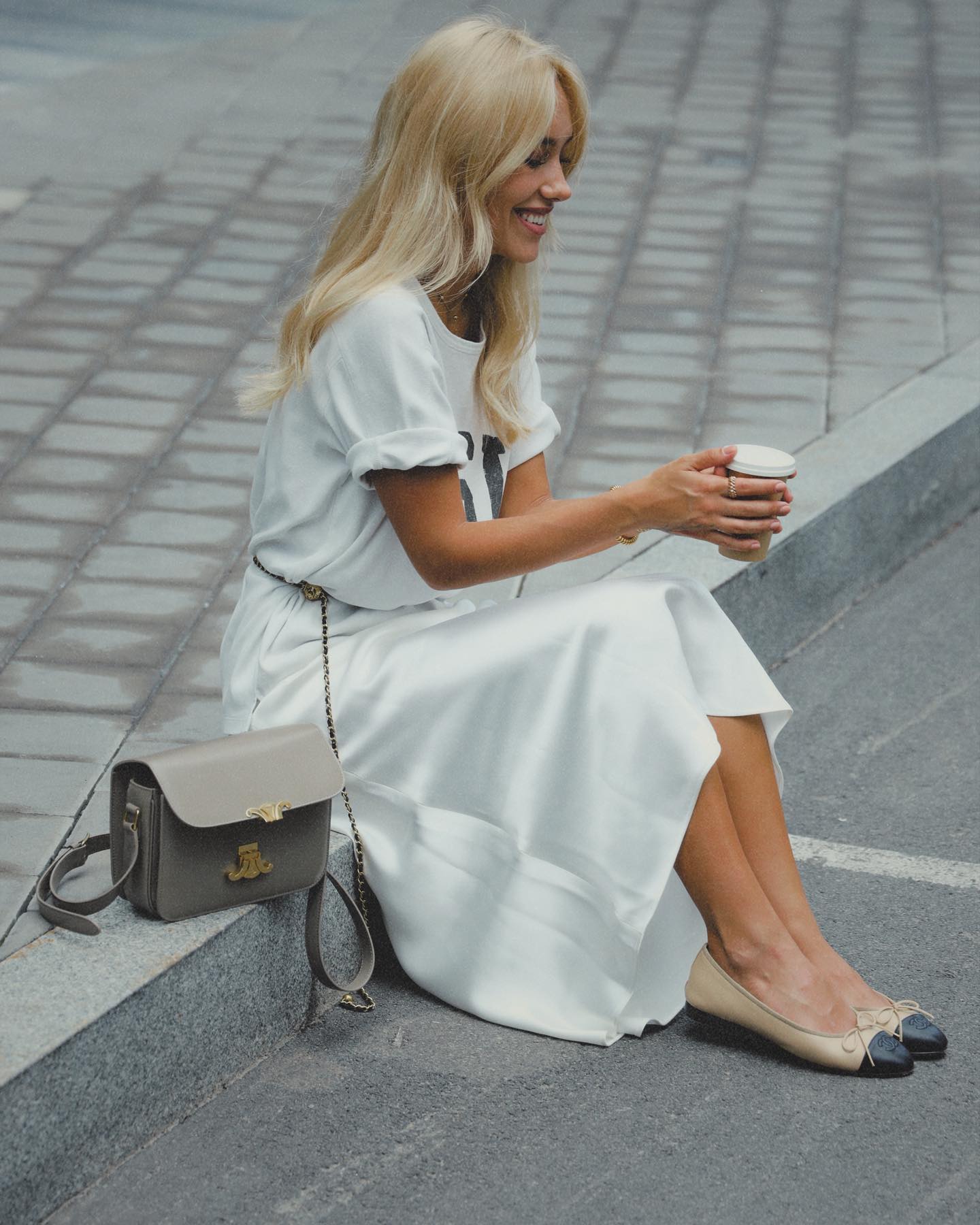 Балетки - головний хіт літа 2025: як модне взуття в стилі ретро носить дружина Остапчука